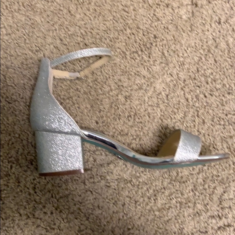 Shoes - Picture 4 of 4
